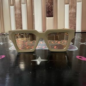 Trendy Fashion Taupe Square Sunglasses